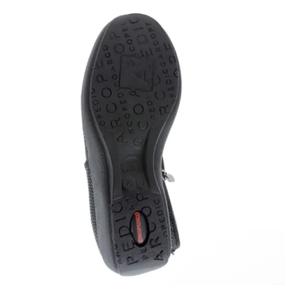 ARCOPEDICO Women’s Croc Shoes in the Size 41/9.5-10 US Size in Black Color